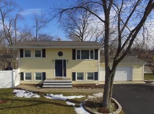 26W068 Jewell Rd, Wheaton, IL 60187