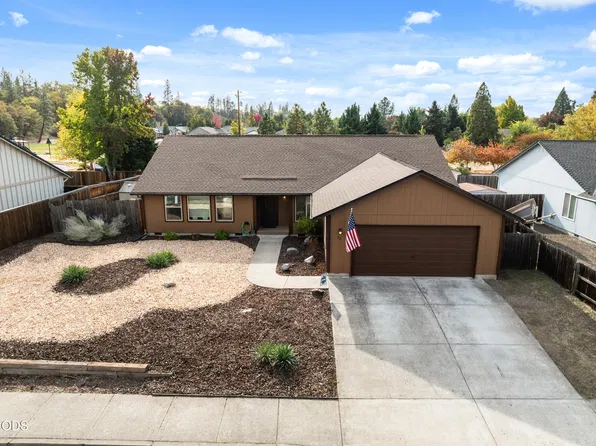 72 Christa Ln, Eagle Pt, OR 97524