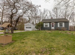 223 Walnut St, Putnam, CT 06260