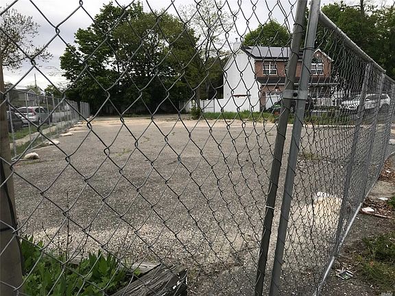 5th image of 519 N Wellwood Ave