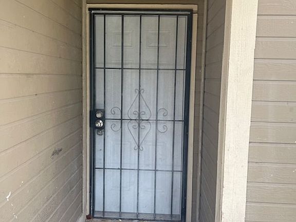 2nd image of 4621 Amberleigh Ln