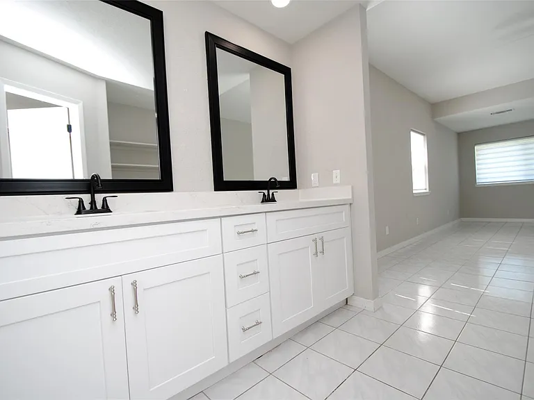 22831 John Rolfe Ln S — Photo 21