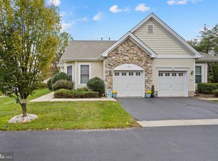 151 Meadowlark Dr, Hamilton, NJ 08690