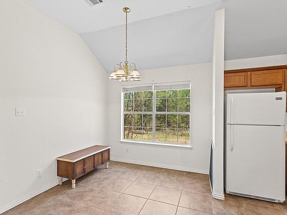 4th image of 207 Cottingham Ln