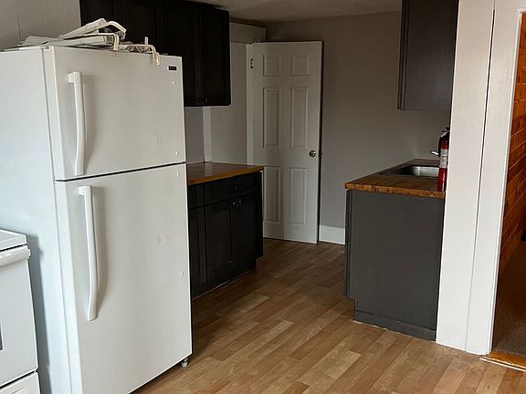 5th image of 35 Wells St #2