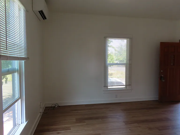 540 5th Ave SE #B — Photo 4