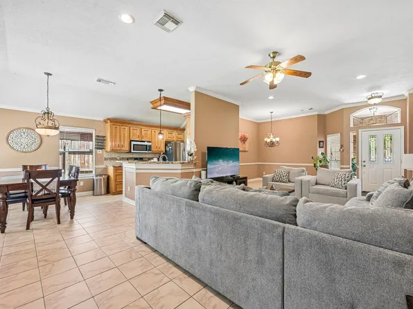 5111 Misty Ln, Pasadena, TX 77505