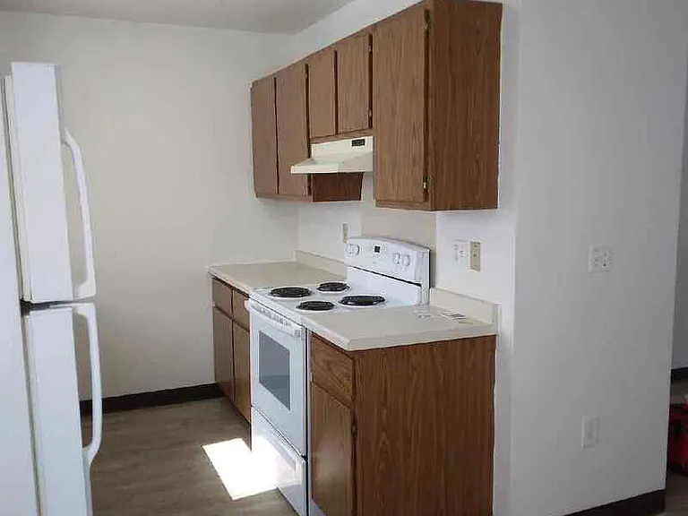 406 N Barkman St #4 — Photo 3