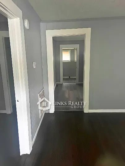 2 bed, $1,072 — Photo 4