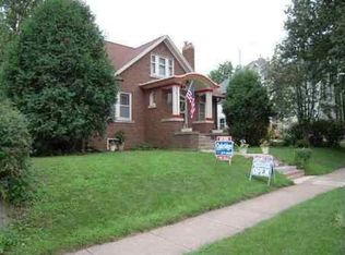 516 W 8th St, Cedar Falls, IA 50613