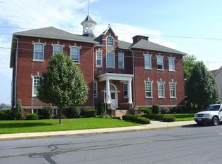 399 Walnut St APT 3, Denver, PA 17517