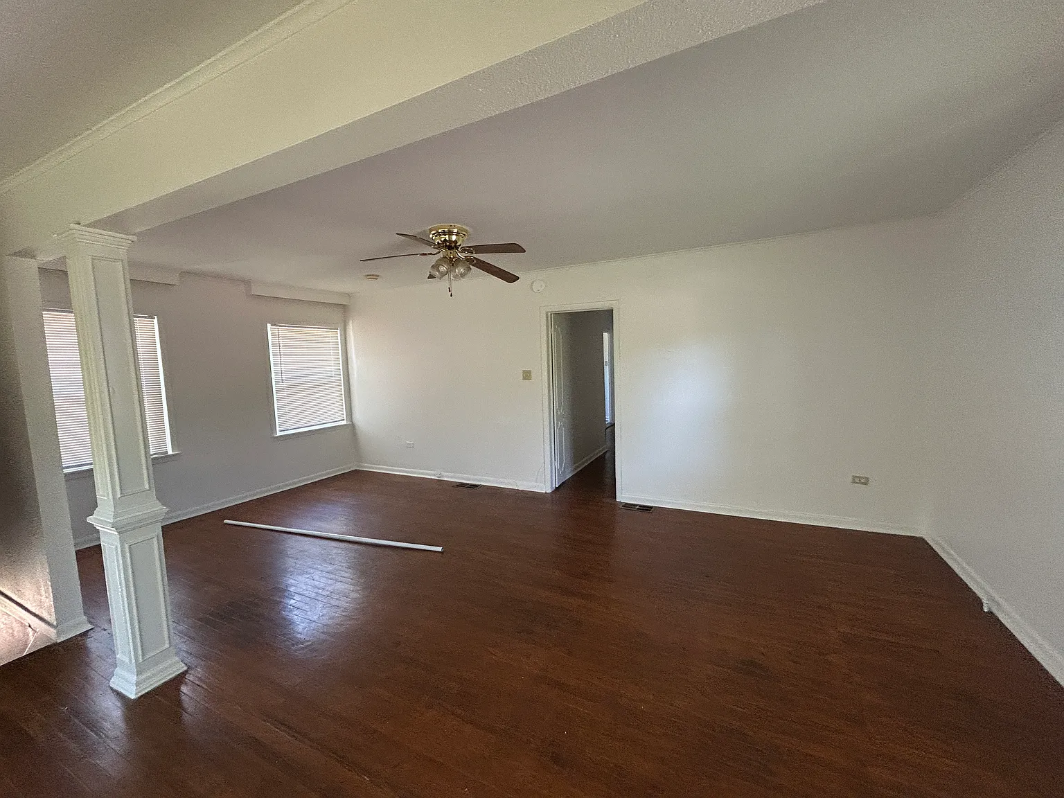 1 bed, 1.5 bath, 1000 sqft, $1,095 — Photo 3