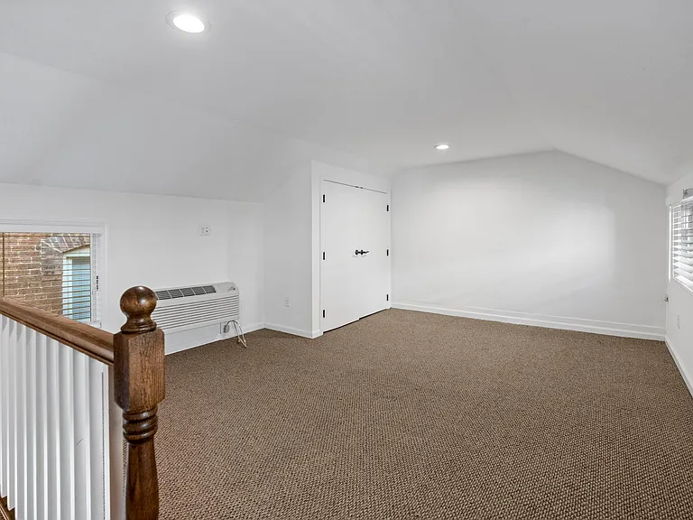 54 W Somerset St #REAR — Photo 6