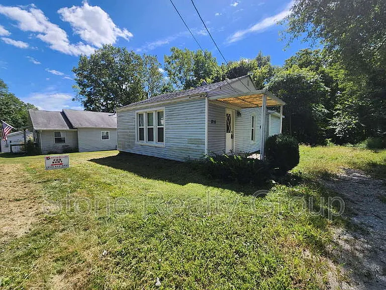 1265 E High St — Photo 9