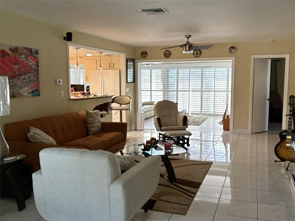 5th image of 2368 SW 17th Drive