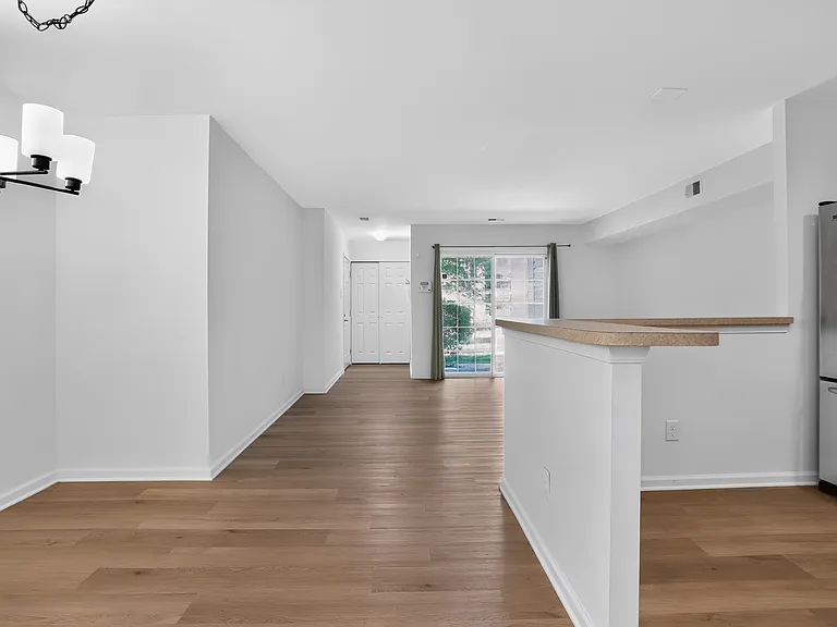 69 Ramsgate Ct — Photo 8