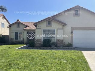 2585 W Windhaven Dr, Rialto, CA 92377