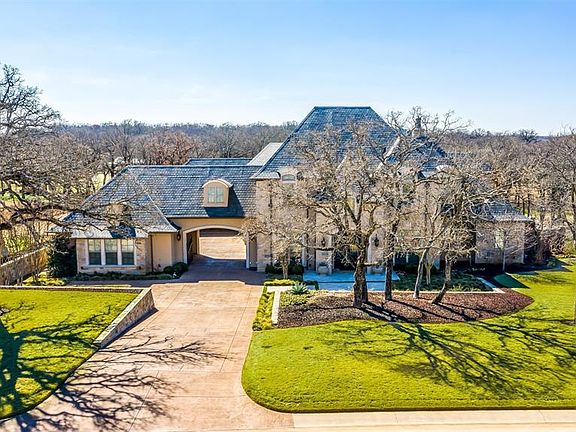 4th image of 8121 Oakmont Dr