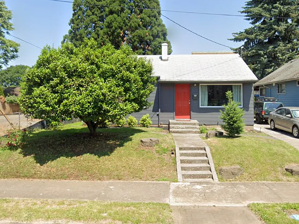 8935 N Kellogg St