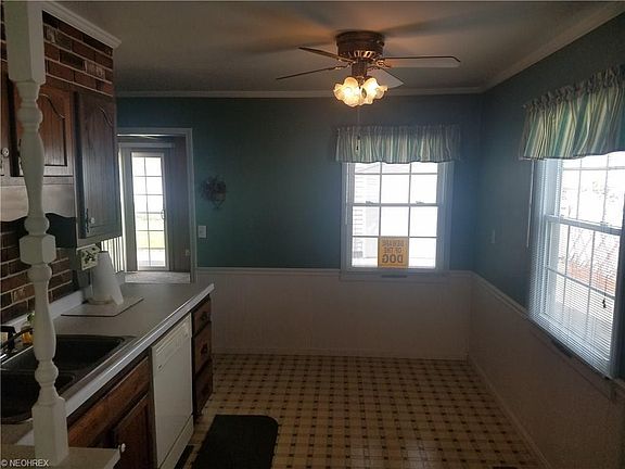 5th image of 4208 Riverview Ln