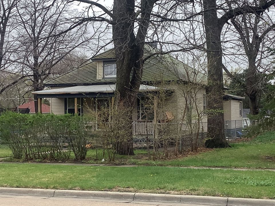 1st image of 213 Spruce St