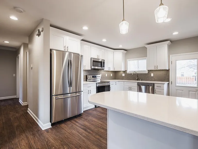 W170N8758 Edgewood Pl — Photo 6