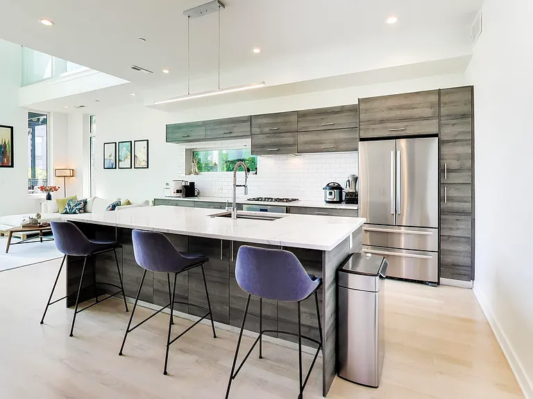 2025 W Crystal St #3 — Photo 7