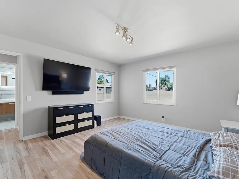 1705 E Lincoln Ave #A-B — Photo 26