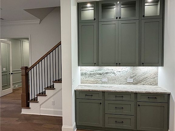 4th image of 2225 Bellevue Pl