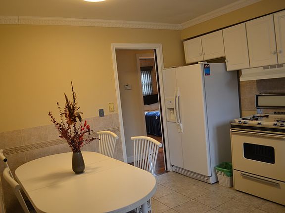 5th image of 9317 Kolmar Ave