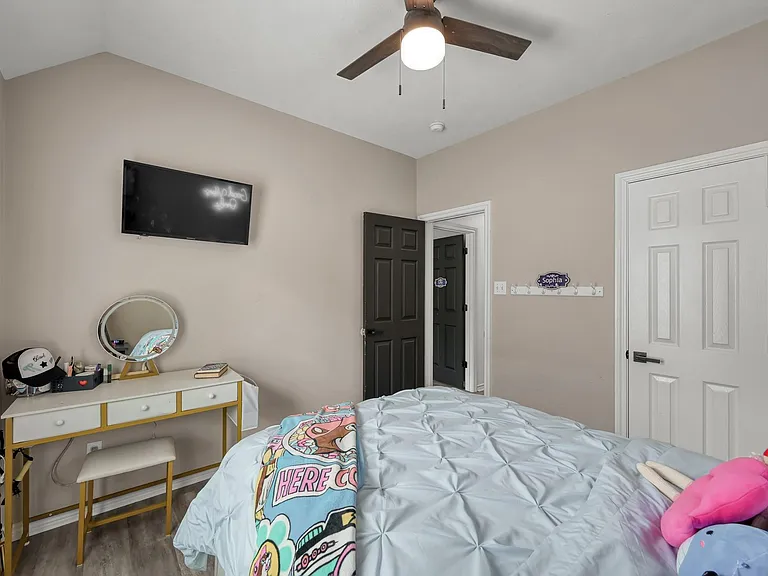3215 Canterbury Ln — Photo 25