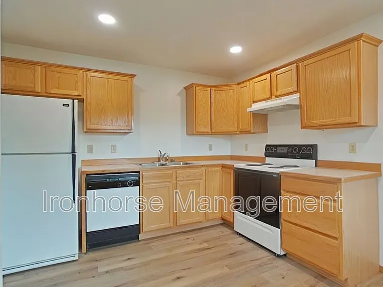 9 Michael Grove Ave #11 — Photo 11