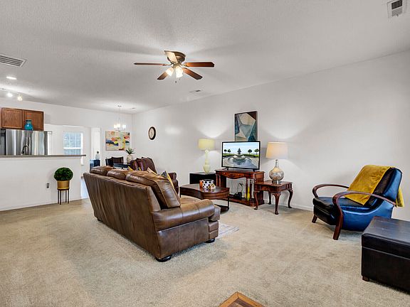 5th image of 128 Black River Dr