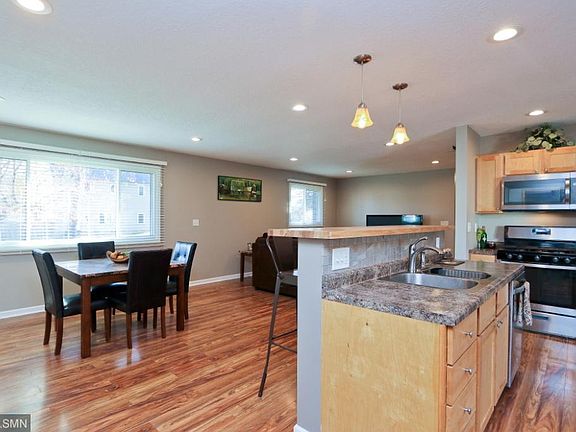 4th image of 545 Pullman Ave