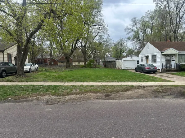 2714 W Fremont St, Peoria, IL 61605