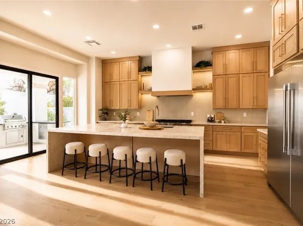 305 Prince Charming Ct, Las Vegas, NV 89145
