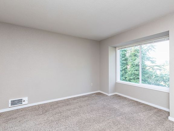 5th image of 212 10th St