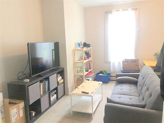 3rd image of 107 Winter St