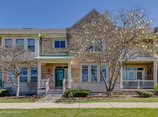 2682 W Lake Ave, Glenview, IL 60026