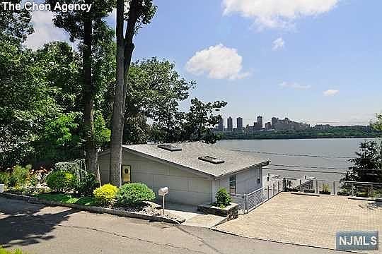 1st image of 27 Annett Ave