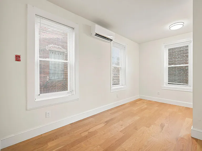 718-20 S 3rd St #2R — Photo 28