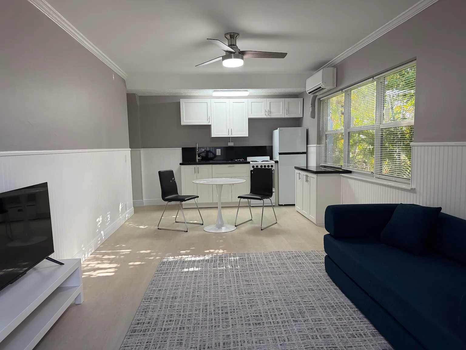1 bed, 1.0 bath, 900 sqft, $2,000 — Photo 2
