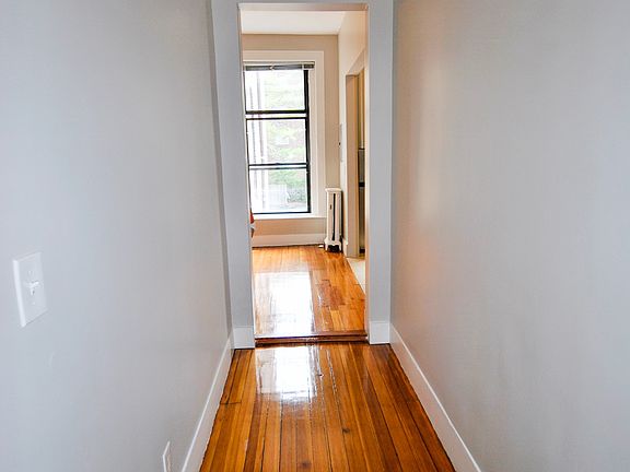 5th image of 7 Sewall Ave #119