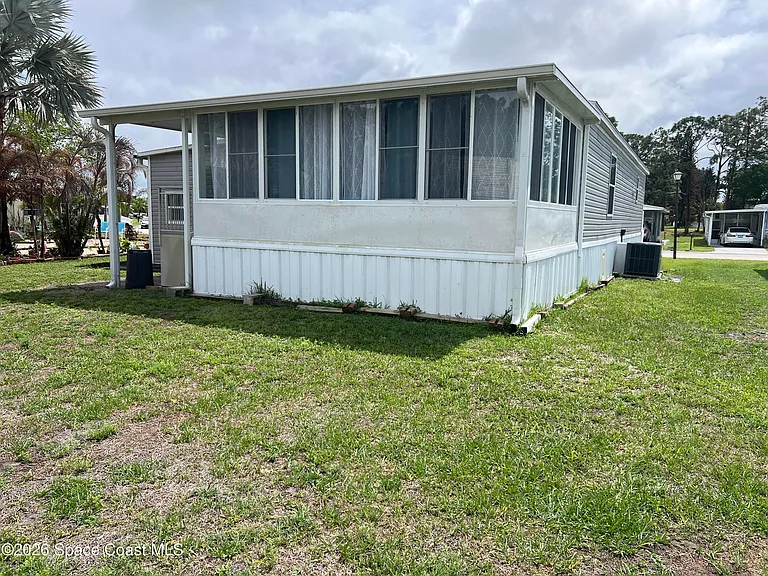 194 Holiday Park Blvd NE — Photo 23