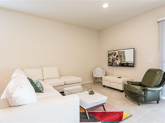 4th image of 8800 Macapa Dr