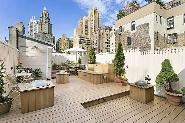 Sold by Corcoran | media 2