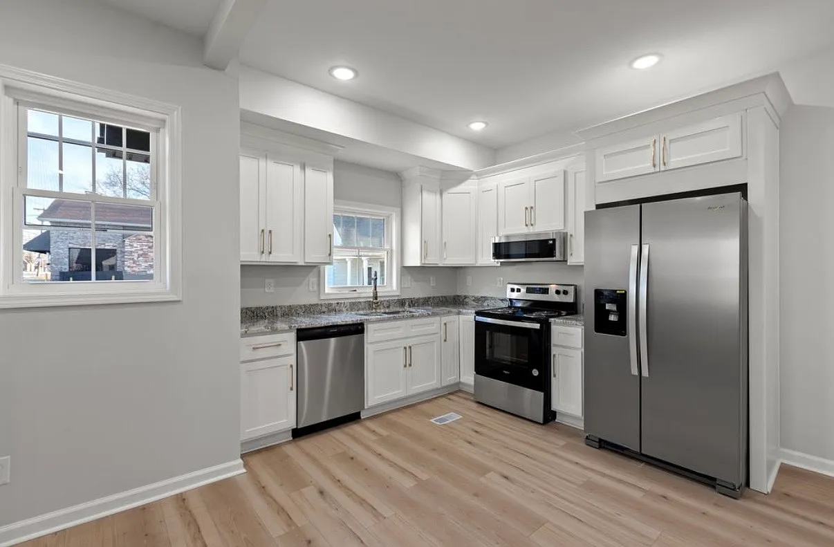 5 bed, 1740 sqft, $2,450 — Photo 2