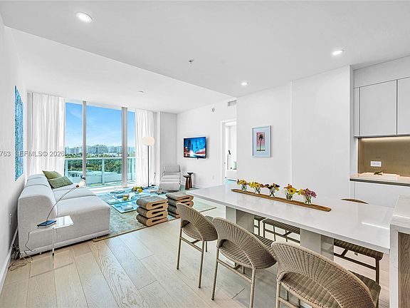 4th image of 9201 E Bay Harbor Dr Unit Penthouse 809