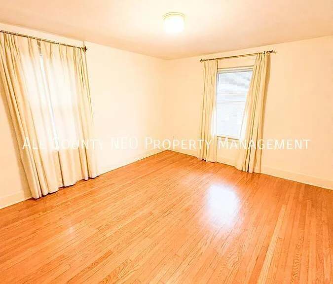 1051 Brown St — Photo 13