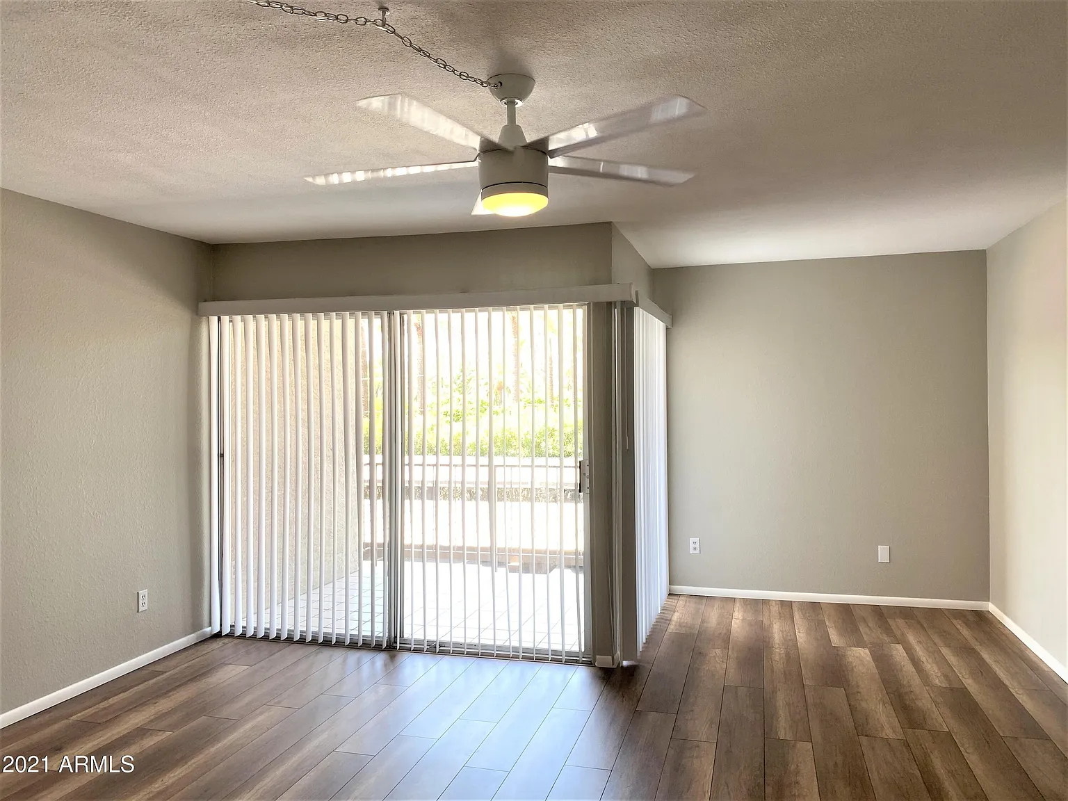 Studio, 1.0 bath, 522 sqft, $1,350 — Photo 2